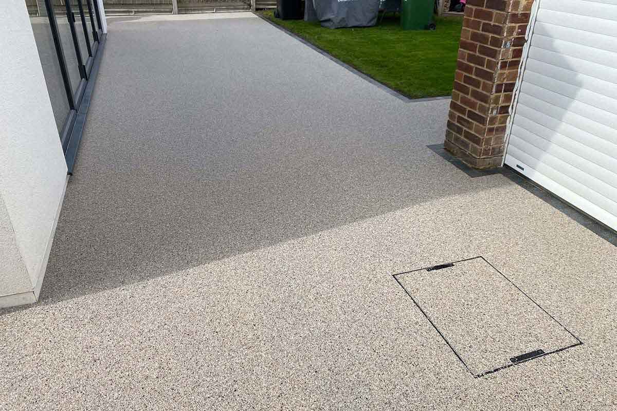 surrey-resin-our-design-and-installation-resin-bound-driveways
